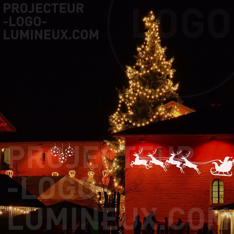 Weihnachtsmarktbeleuchtung durch Projektion auf Gebäude