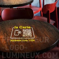 Proiezione QR Code illuminata per il download del menu