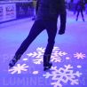 Decorazione luminosa della pista di pattinaggio sul ghiaccio del mercatino di Natale