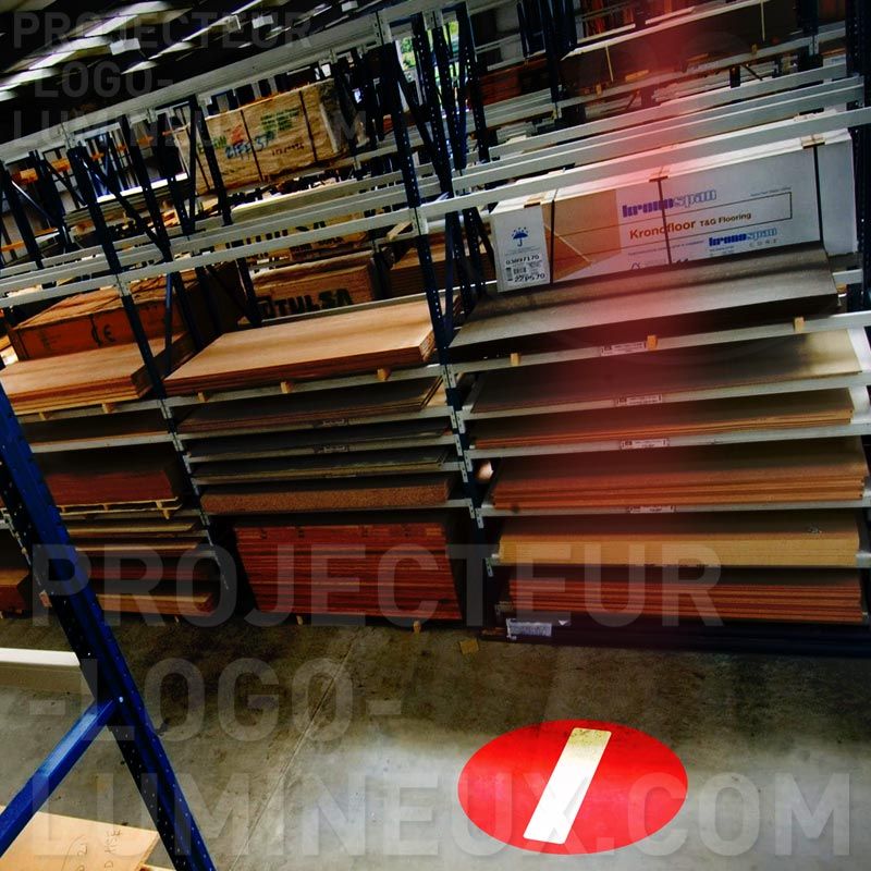 Beleuchtetes Verbotsschild auf dem Boden, um Gabelstaplerunfälle zu reduzieren Beleuchtetes Verbotsschild auf dem Boden, um Gabelstaplerunfälle zu reduzieren