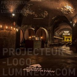 Signalétique lumineuse sol humide cave à vins