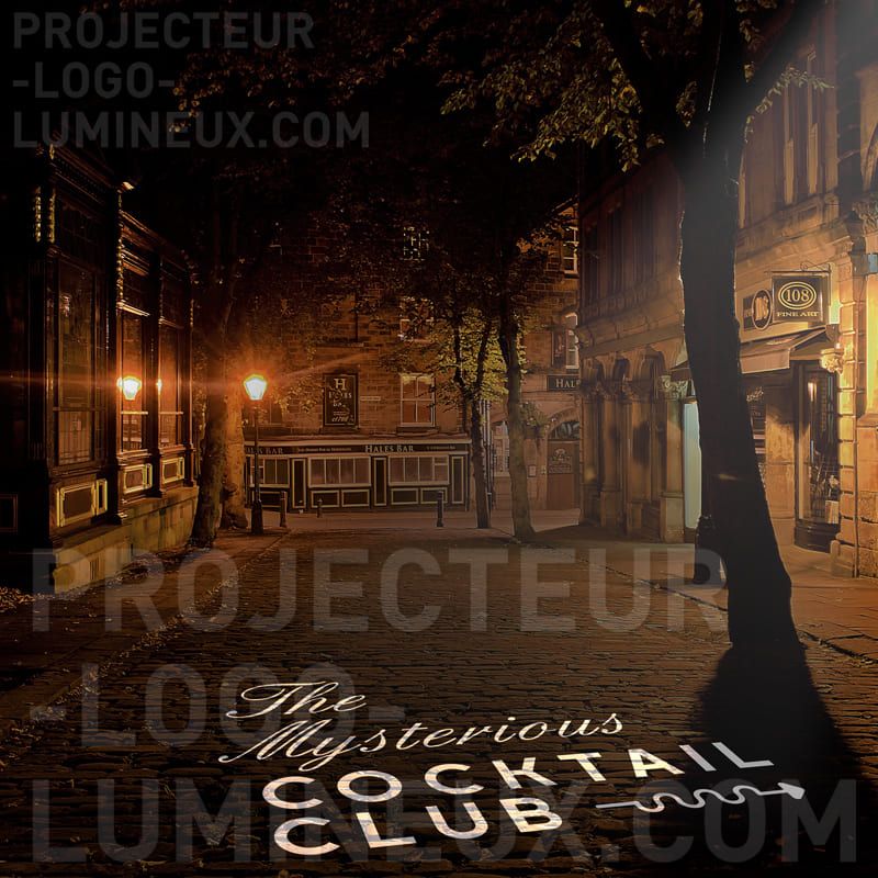 Projection logo lumineux rue pour bar à cocktail