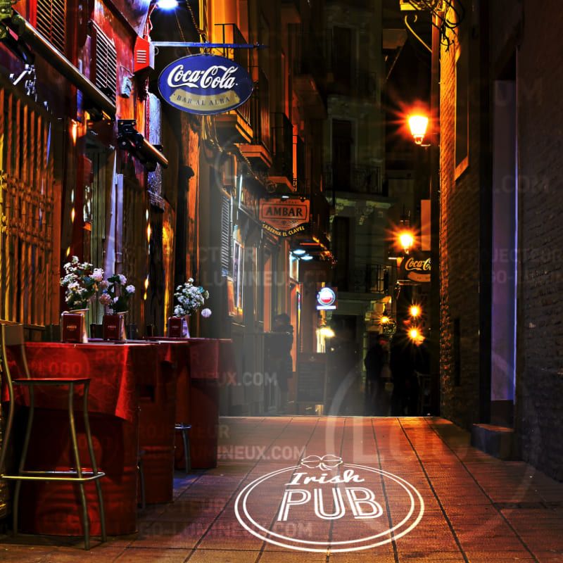Proiezione logo illuminata per bar e pub