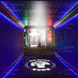 Cheap illuminated sign via illuminated logo projection on the ground