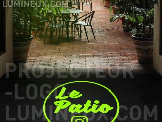 Projection logo lumineux trottoir bar restaurant